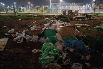 Foto-raport sa pogoričkih ulica: Smećem zatrpan glavni grad ekološke Crne Gore Foto-raport sa pogoričkih ulica: Smećem zatrpan glavni grad ekološke Crne Gore