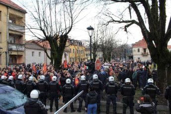 Grupa građana Cetinja Adžiću: Je li teško shvatiti da postoje slobodni građani koje ne može kontrolisati nijedan politički subjekt? Grupa građana Cetinja Adžiću: Je li teško shvatiti da postoje slobodni građani koje ne može kontrolisati nijedan politički subjekt?