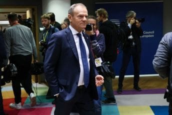 Poljska proevropska vlada povlači 50 ambasadora, nije im istekao mandat Poljska proevropska vlada povlači 50 ambasadora, nije im istekao mandat