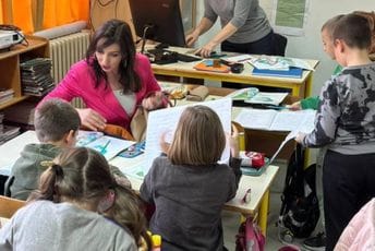Jakšić-Stojanović posjetila škole u Baru i Cetinju: Ključni izazovi definišu buduće djelovanje Jakšić-Stojanović posjetila škole u Baru i Cetinju: Ključni izazovi definišu buduće djelovanje