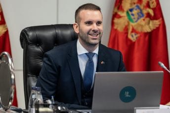 Spajić: Najgora kletva u Crnoj Gori "be like": Dabogda ti parlament izglasao penzionisanje sa 65, a onda povećao penziju za 50 eura