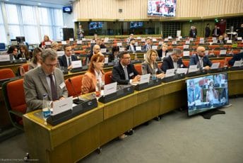 Bojović tražio da se iz Rezolucije obrišu sankcije Rusiji, opozicija oštro protiv, a PES – uzdržan? Bojović tražio da se iz Rezolucije obrišu sankcije Rusiji, opozicija oštro protiv, a PES – uzdržan?