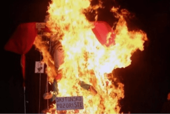 Priprema za konačno rušenje Bosne i Hercegovine: Spaljivanje svih koji se nađu na putu političkom UZP-u potpomognutom iz Sarajeva Priprema za konačno rušenje Bosne i Hercegovine: Spaljivanje svih koji se nađu na putu političkom UZP-u potpomognutom iz Sarajeva