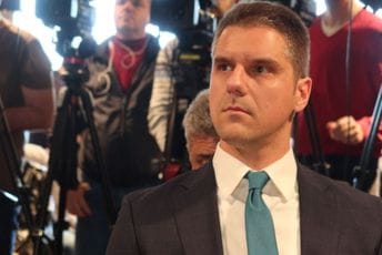 Otašević: Vlada nema jasnu strategiju dok centri moći fokusirano podrivaju povjerenje građana u NATO Otašević: Vlada nema jasnu strategiju dok centri moći fokusirano podrivaju povjerenje građana u NATO