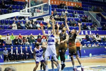 Lukovićevo zakucavanje za veliku pobjedu: Mornar srušio Igokeu, sada ima trijumf više od Krke Lukovićevo zakucavanje za veliku pobjedu: Mornar srušio Igokeu, sada ima trijumf više od Krke