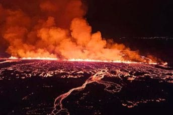 Lava stigla do Grindavika: Island u grotlu najjače erupcije vulkana od decembra Lava stigla do Grindavika: Island u grotlu najjače erupcije vulkana od decembra