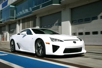 Popravka ovog automobila košta više od pola miliona eura Popravka ovog automobila košta više od pola miliona eura