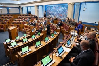 Mandić zakazao premijerski sat: Tačno za dvije sedmice Mandić zakazao premijerski sat: Tačno za dvije sedmice