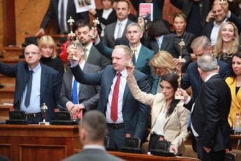 Beograd: Vučiću Oskar od opozicije na konstitutivnoj sjednici Skupštine