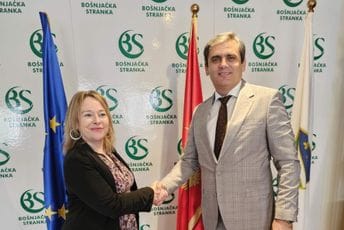 Ibrahimović sa ambasadorkom Francuske: Značajna proevropska politika Bošnjačke stranke na planu EU integracija Crne Gore Ibrahimović sa ambasadorkom Francuske: Značajna proevropska politika Bošnjačke stranke na planu EU integracija Crne Gore