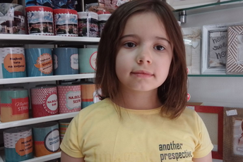 Crnogorska porodica iz Berlina uplatila nedostajuća sredstva za liječenje djevojčice Berne Žige Crnogorska porodica iz Berlina uplatila nedostajuća sredstva za liječenje djevojčice Berne Žige