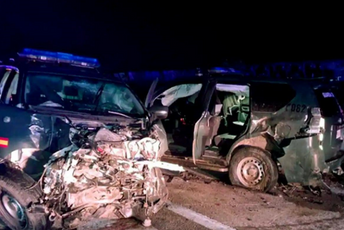 Kamion naletio na policijski punkt kod Sevilje, poginulo šest osoba Kamion naletio na policijski punkt kod Sevilje, poginulo šest osoba