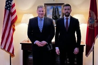 Živković sa Eskobarom: Sadržajan razgovor o aktuelnom stanju u Crnoj Gori ali i bezbjednosnim izazovima regiona Živković sa Eskobarom: Sadržajan razgovor o aktuelnom stanju u Crnoj Gori ali i bezbjednosnim izazovima regiona