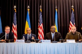 Pistorijus: Njemačka će poslati dodatnih 500 miliona eura vojne pomoći Ukrajini Pistorijus: Njemačka će poslati dodatnih 500 miliona eura vojne pomoći Ukrajini