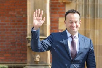 Irski premijer Leo Varadkar podnosi ostavku Irski premijer Leo Varadkar podnosi ostavku