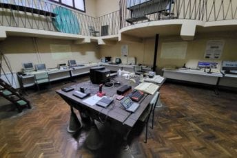 (FOTO) Računarski muzej u Nikšiću broji više od 200 starih kompjutera; Dončević: Ljudi ne vjeruju da još funkcionišu