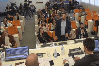 Budva: Za danas zakazali dvije sjednice lokalnog parlamenta Budva: Za danas zakazali dvije sjednice lokalnog parlamenta