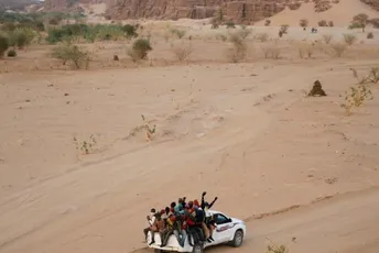 U Sahari pronađena masovna grobnica sa najmanje 65 tijela U Sahari pronađena masovna grobnica sa najmanje 65 tijela