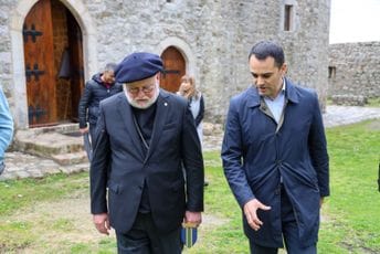 Raičević sa monsinjorom Galagerom: Stari grad predstavlja posebnu emociju za svakog građanina Bara Raičević sa monsinjorom Galagerom: Stari grad predstavlja posebnu emociju za svakog građanina Bara