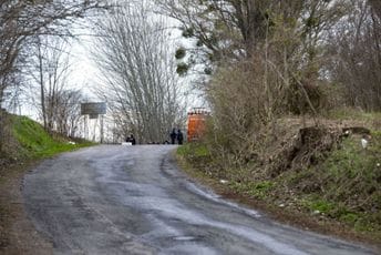 Tragedija na reli trci: Automobilom uletio među publiku, ima poginulih Tragedija na reli trci: Automobilom uletio među publiku, ima poginulih
