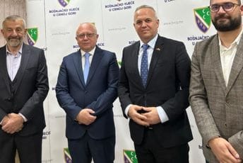 Bošnjačka vijeća su važne institucije u oblasti zaštite identiteta Bošnjačka vijeća su važne institucije u oblasti zaštite identiteta