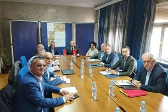 MUP: Zajedničkom kontrolom do ubrzanja prometa na graničnim prelazima sa Albanijom tokom ljetnje turističke sezone MUP: Zajedničkom kontrolom do ubrzanja prometa na graničnim prelazima sa Albanijom tokom ljetnje turističke sezone