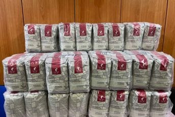 Božaj: Zaplijenjeno 120 kilograma kafe, državljanin Albanije kažnjen novčano Božaj: Zaplijenjeno 120 kilograma kafe, državljanin Albanije kažnjen novčano