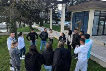 Mladi iz RE i većinske populacije unaprijedili vještine kroz EU projekat Mladi iz RE i većinske populacije unaprijedili vještine kroz EU projekat