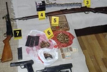 Danilovgrad: Pretresom pronađeno više komada oružja i municije, podnijeta krivična prijava