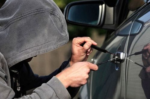 Hapšenja u Podgorici: Krali automobile, alkohol iz marketa, telefone...