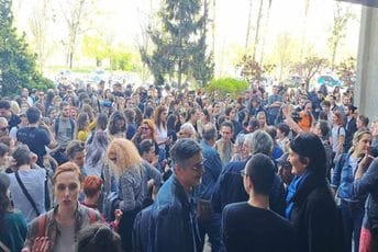 Novi Sad: Danas održan skup protiv blokade fakulteta koji je i dalje zaključan