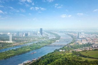 Bugarski kruzer udario u betonski zid na Dunavu, 11 povrijeđenih Bugarski kruzer udario u betonski zid na Dunavu, 11 povrijeđenih