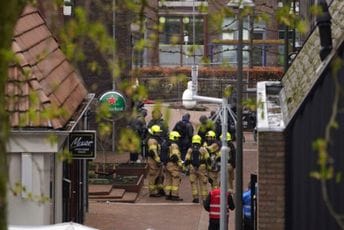 Talačka kriza u Holandiji: Ljudi zarobljeni u kafiću, u toku hitna evakuacija 150 obližnjih kuća Talačka kriza u Holandiji: Ljudi zarobljeni u kafiću, u toku hitna evakuacija 150 obližnjih kuća