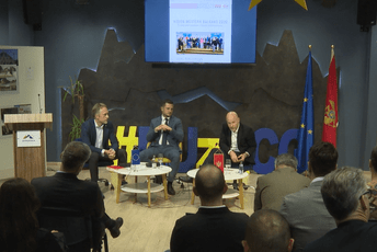 Šmit i Džihić saglasni: Crna Gora i dalje predvodnica evropskih integracija Šmit i Džihić saglasni: Crna Gora i dalje predvodnica evropskih integracija