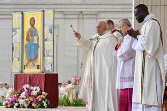 Papa proglasio 2025. za Svetu godinu, očekuje se da će u Rim doći 32 miliona vjernika