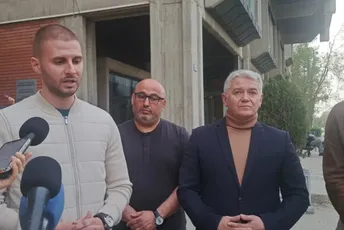 Novi Sad: Odblokiran Filozofski fakultet, rektor Univerziteta kazao kako - osuđuje Gruhonjića Novi Sad: Odblokiran Filozofski fakultet, rektor Univerziteta kazao kako - osuđuje Gruhonjića