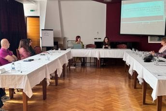 Đukanović i Simović-Zvicer održale treninge o unapređenju zaštite osoba koje su iskusile porodično i rodno zasnovano nasilje Đukanović i Simović-Zvicer održale treninge o unapređenju zaštite osoba koje su iskusile porodično i rodno zasnovano nasilje