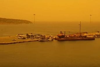 Gusti oblaci prašine i pijeska iz Sahare prekrili nebo Grčke Gusti oblaci prašine i pijeska iz Sahare prekrili nebo Grčke