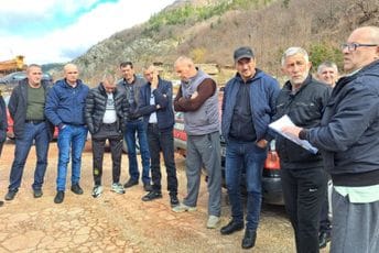 Nikšić: Bivši rudari blokirali rudokope, neće dozvoliti eksploataciju rude Nikšić: Bivši rudari blokirali rudokope, neće dozvoliti eksploataciju rude