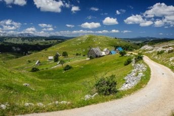 Proljeće u Crnoj Gori počelo ljetnjim temperaturama Proljeće u Crnoj Gori počelo ljetnjim temperaturama