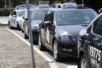 Vlada će da odluči ko će da taksira ispred Aerodroma Podgorica Vlada će da odluči ko će da taksira ispred Aerodroma Podgorica