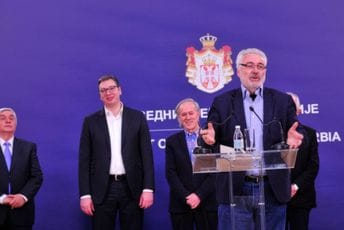 Poslanica iz stranke ljubitelja teorija zavjere predsjednica odbora za nauku Skupštine Srbije Poslanica iz stranke ljubitelja teorija zavjere predsjednica odbora za nauku Skupštine Srbije