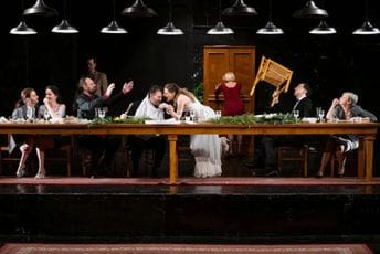 "Malograđanska svadba" otvara podgoričku rundu RUTA festa; Koprivica: U žestokoj konkurenciji osvojili smo pozornost publike Scena iz predstave „Malograđanska svadba“