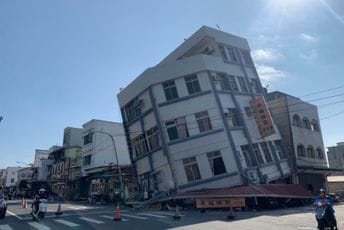 Katastrofalan zemljotres na Tajvanu: Rušile se zgrade, ima mrtvih, osjetili ga i u Kini (VIDEO) Katastrofalan zemljotres na Tajvanu: Rušile se zgrade, ima mrtvih, osjetili ga i u Kini (VIDEO)