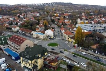 Beograd: Roditelji se žale kako folk pjevač "teroriše čitav razred", kažu da je urlao i psovao djecu u učionici Beograd: Roditelji se žale kako folk pjevač "teroriše čitav razred", kažu da je urlao i psovao djecu u učionici