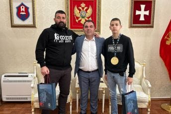 Još jedan izuzetan uspjeh: Đurašković sa osvajačem zlata na Svjetskom kupu u kik-boksu