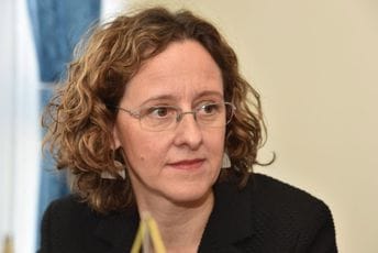 Hrvatska ministarka kulture: Bulajić umjetničkim ostvarenjima prešao granice nacionalne kinematografije Hrvatska ministarka kulture: Bulajić umjetničkim ostvarenjima prešao granice nacionalne kinematografije