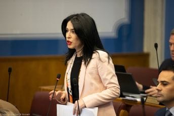 Bojanić-Lalović: Važne pozicije pokrivaju ljudi čije su diplome upitne, to je loša poruka za mlade