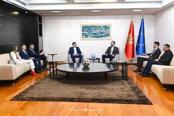 Spajić sa studentima: Ne plašite se da testirate ideje koje imate i radite puno, prvenstveno na sebi Spajić sa studentima: Ne plašite se da testirate ideje koje imate i radite puno, prvenstveno na sebi