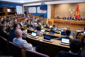 Jevrosima Pejović: Spajić pobjegao; Boris Pejović: Konstruišete i iznosite neistine Jevrosima Pejović: Spajić pobjegao; Boris Pejović: Konstruišete i iznosite neistine